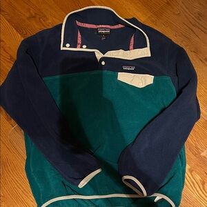 Patagonia Navy and Teal Women's Sweater